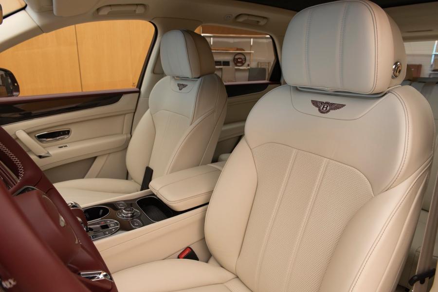 Интерьер Bentley Bentayga Speed Centenary Specifications 2020 года  (UAE) (фото 10 из 10)